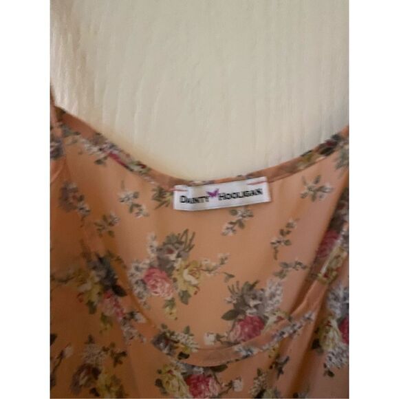 Dainty Hooligan Peach Floral Cropped Tank Top Size Medium NWOT - Picture 3 of 4